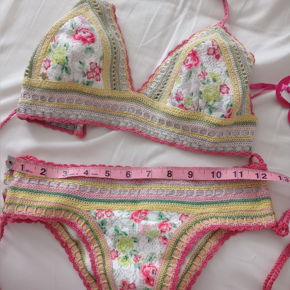 Rinikini Zoe Crochet Bikini Size Small - Picture 6 of 7